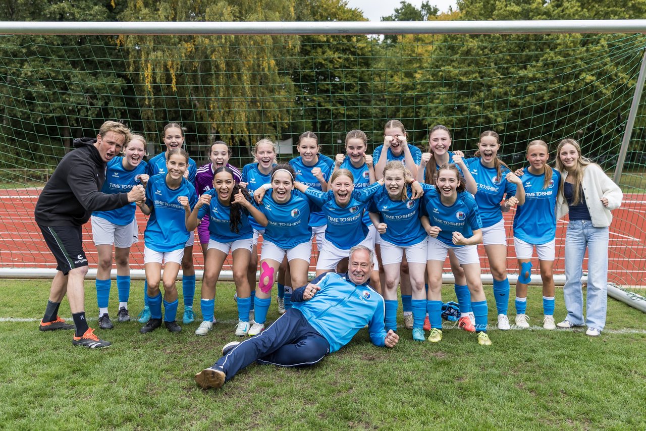 Bild 442 - wBJ VfL Pinneberg - Germania Schnelsen : Ergebnis: 15:1